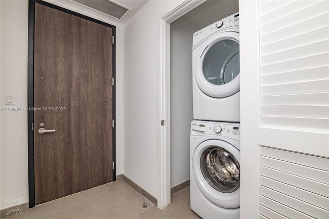 STE-806 - 88 Sw 7 Th St, Condo with 3 bedrooms, 3 bathrooms and null parking in Miami FL | Image 35