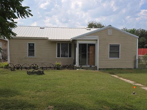 417 E 56th St S, Wichita, KS, 67216-3820 | Card Image