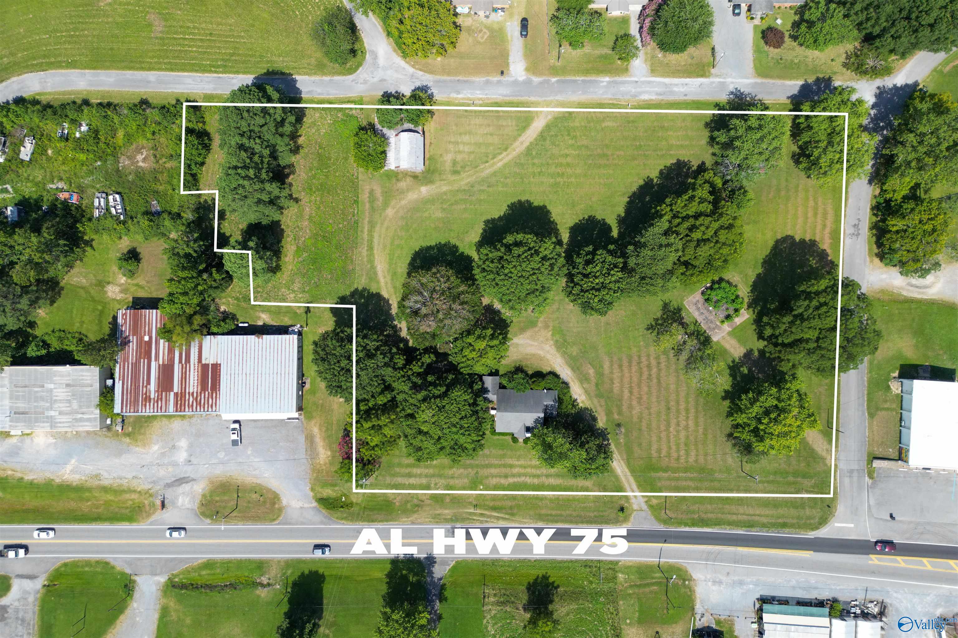 Broad St, Henagar, AL 35978