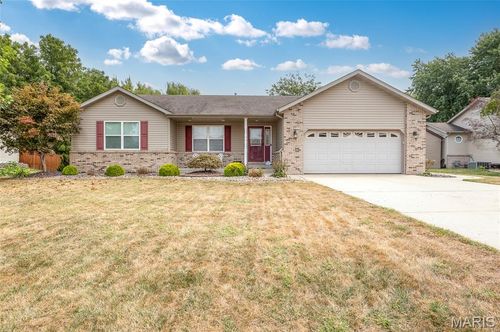 4822 Cedar Spring Dr, Highland, IL, 62249-3355 | Card Image