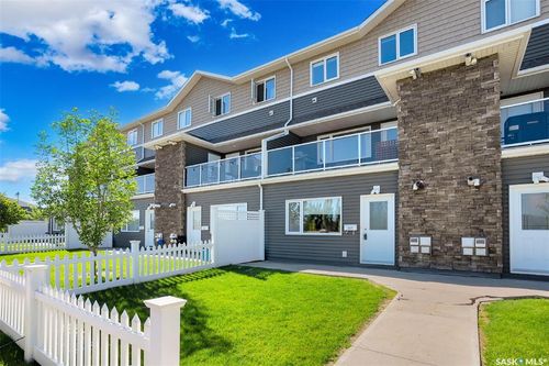207-275 Pringle Lane, Saskatoon, SK, S7T0T5 | Card Image