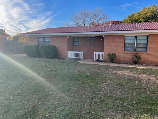 1615 Avenue F, House other with 3 bedrooms, 3 bathrooms and null parking in Abernathy TX | Image 42