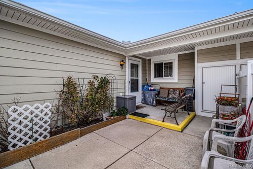 39824 Village Wood Cir, Novi, MI, 48375-4555 | Card Image