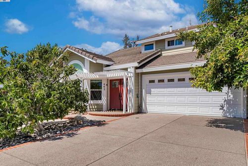 462 Tioga Ct, Pleasanton, CA, 94566-8705 | Card Image