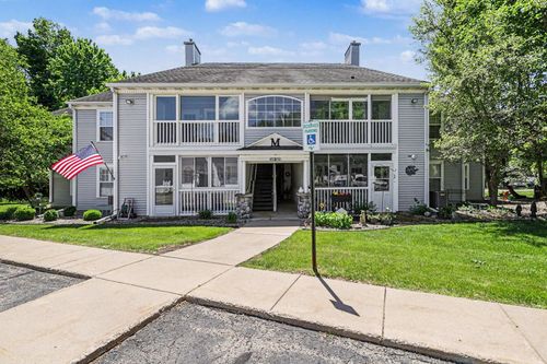 363 Westbrook Ct, Marshall, MI, 49068-3129 | Card Image