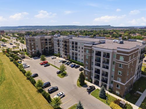 126-610 Farmstead Dr, Milton, ON, L9T8X5 | Card Image