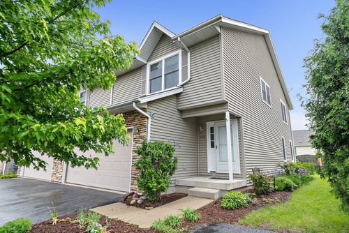 1126 Rose Dr, Sycamore, IL, 60178-9505 | Card Image