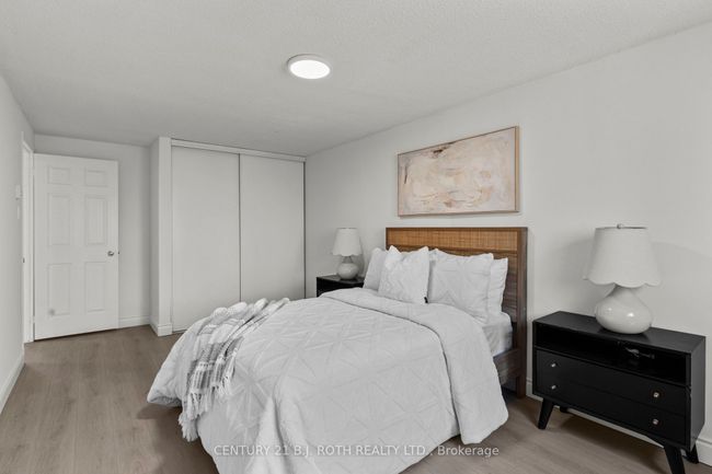 9 Evergreen Crt, Condo with 3 bedrooms, 3 bathrooms and 1 parking in Barrie ON | Image 17