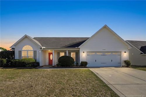 2142 Queen Elizabeth Ln, Hope Mills, NC, 28348-8111 | Card Image