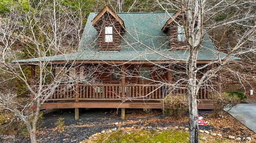 3205 Smoky Ridge Way, Sevierville, TN, 37862-7474 | Card Image