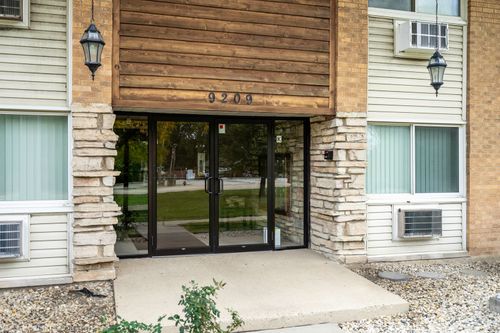 apt-2f-9209 Potter Rd, Des Plaines, IL, 60016-7405 | Card Image