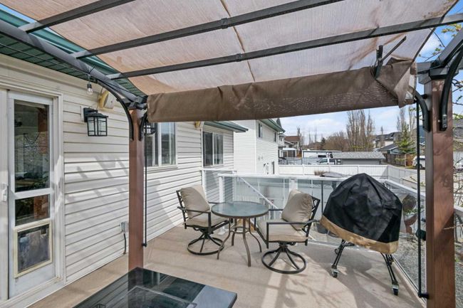 1407 Thorburn Drive Se, Home with 4 bedrooms, 3 bathrooms and 4 parking in Airdrie AB | Image 32