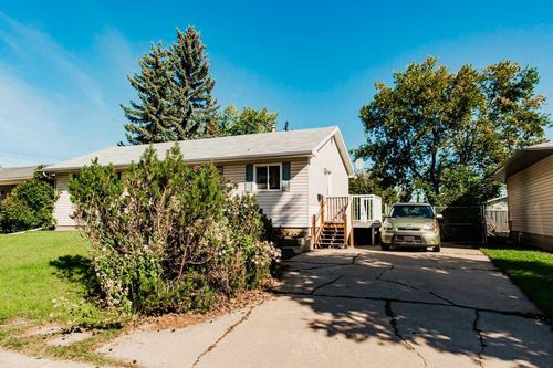 9940 88 Ave, Grande Prairie, AB, T8V0C2 | Card Image