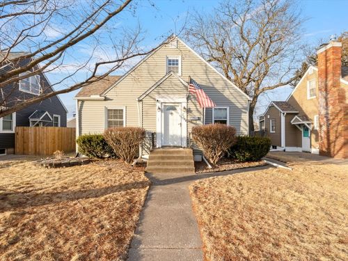 2334 Elm St, Davenport, IA, 52803-2303 | Card Image