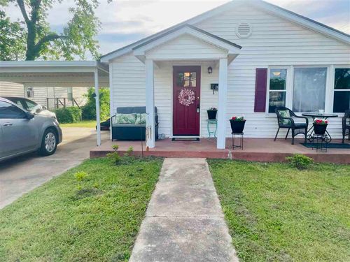 202 S Walnut St, Bristow, OK, 74010-3028 | Card Image