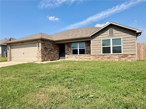 868 Nw Evans Cir, Bentonville, AR, 72713-3135 | Card Image
