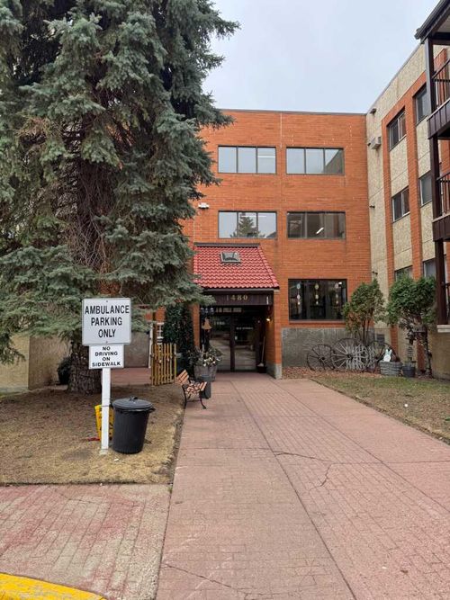 136-1480 Southview Dr Se, Medicine Hat, AB, T1B3Z3 | Card Image