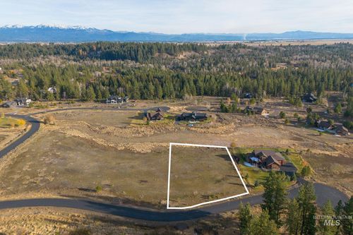 18 Arrowgrass Way, McCall, ID, 83638-3306 | Card Image