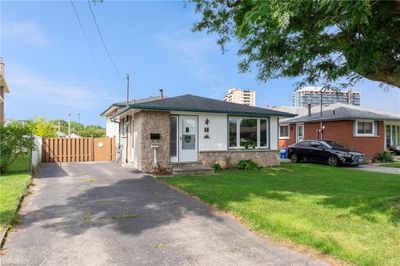 63 Honeywell Dr, House other with 4 bedrooms, 2 bathrooms and 3 parking in Hamilton ON | Image 3