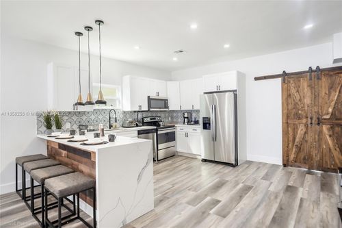 whole-unit-1747 Nw 45th St, Miami, FL, 33142-7959 | Card Image