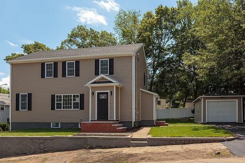 65 Essex Rd, Milton, MA, 02186-1452 | Card Image