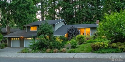 16438 Se 22nd St, Bellevue, WA, 98008-5310 | Card Image