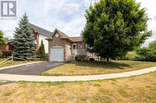 30 Brookside Street, Cavan Monaghan (Millbrook Village), ON, L0A1G0 | Card Image