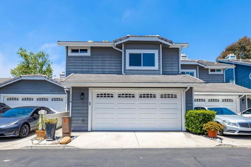 677 Summer View Cir, Encinitas, CA, 92024-3760 | Card Image
