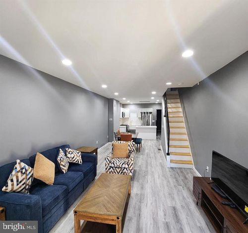 1926 E 28th St, BALTIMORE, MD, 21218-3742 | Card Image