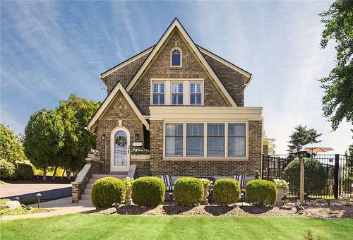 1138 Middle Rd, Glenshaw, PA, 15116-2604 | Card Image