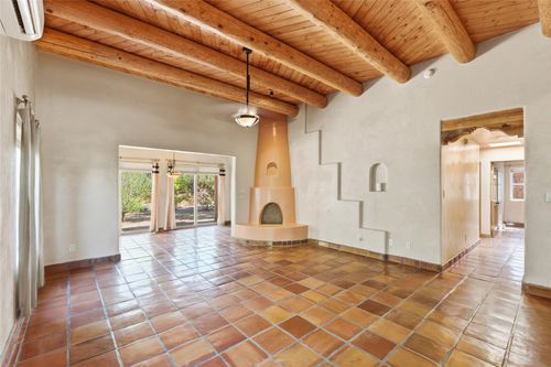 2853 Pueblo Jacona, Santa Fe, NM, 87507-2504 | Card Image