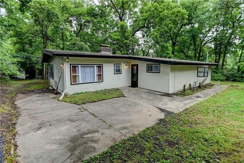 9800 Parkwood St, Kansas City, MO, 64137-1184 | Card Image