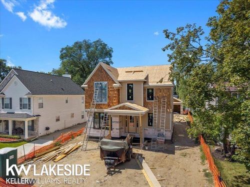 761 Lounsbury Ave, Rochester, MI, 48307-2216 | Card Image