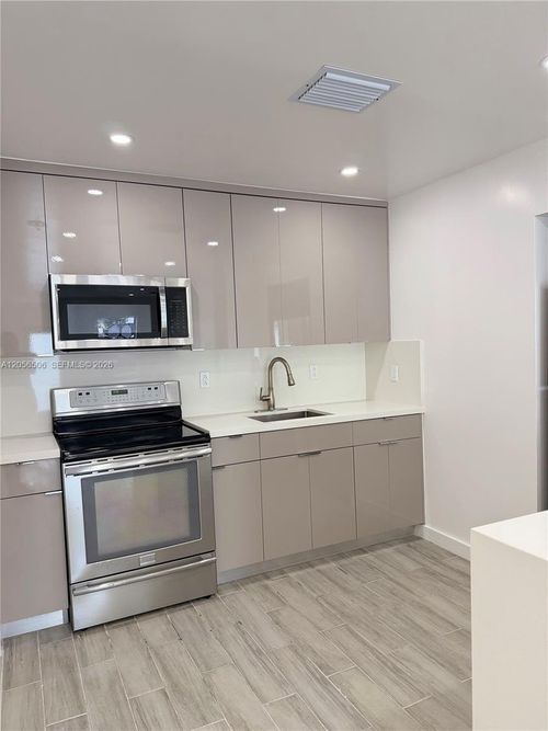 1-6131 Coral Way, Miami, FL, 33155-2018 | Card Image