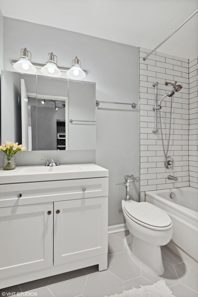 APT-702 - 525 W Hawthorne Pl, Home with 2 bedrooms, 1 bathrooms and null parking in CHICAGO IL | Image 16
