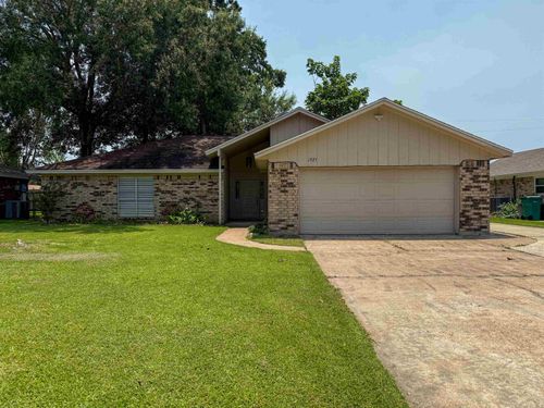 1925 Silver Oaks Dr, Orange, TX, 77630 | Card Image