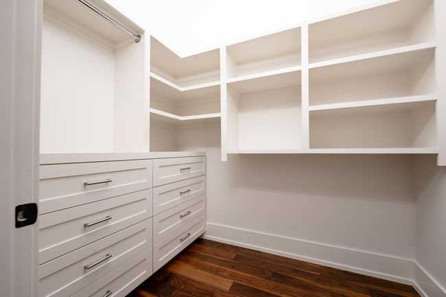 Walk-In Closet | Image 30