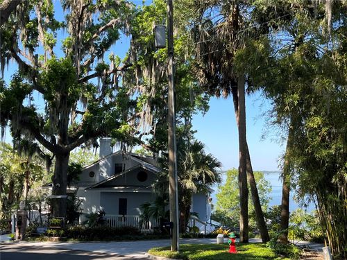629 Helen St, MOUNT DORA, FL, 32757-4855 | Card Image