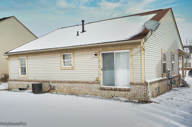 7198 Gainsboro Dr, House other with 3 bedrooms, 2 bathrooms and null parking in Romulus MI | Image 5