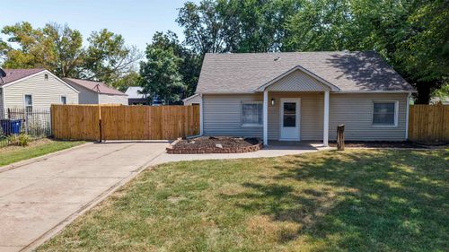 545 W Macarthur Rd, Wichita, KS, 67217-3635 | Card Image