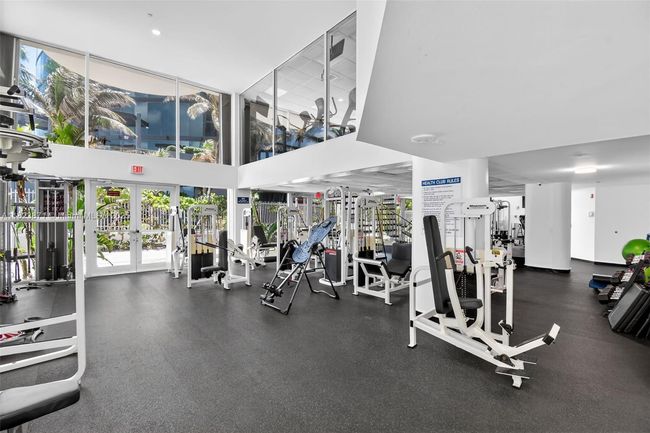 APT-1401 - 18671 Collins Ave, Condo with 3 bedrooms, 4 bathrooms and null parking in Sunny Isles Beach FL | Image 47