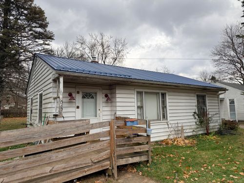 515 East St, Jonesville, MI, 49250-1215 | Card Image