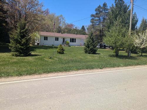 1941 N Thomas Rd, Bad Axe, MI, 48413-9616 | Card Image