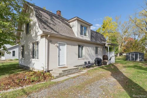 666 Pearl St, Dundee, MI, 48131-1018 | Card Image