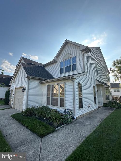 11 Woodrush Ct, Delran, NJ, 08075-2809 | Card Image