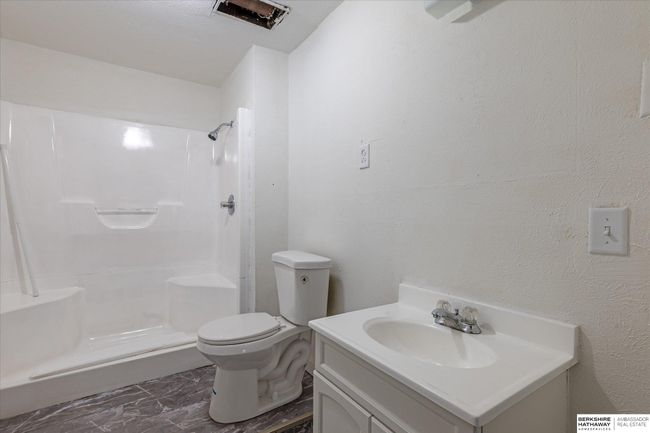 122 E Angle Ave, House other with 4 bedrooms, 2 bathrooms and 1 parking in Council Bluffs IA | Image 15
