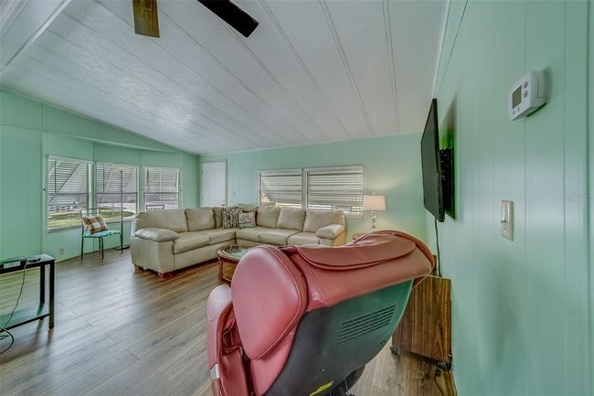 148 Gull Aire Blvd, House other with 2 bedrooms, 2 bathrooms and null parking in OLDSMAR FL | Image 9
