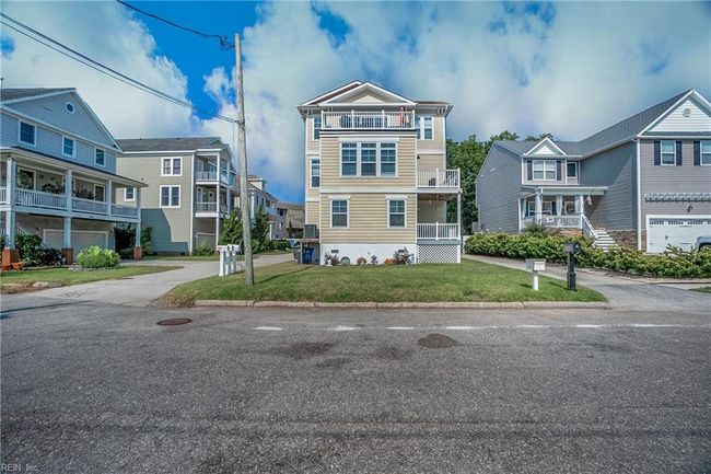 9509 14 Th Bay St, House attached with 4 bedrooms, 3 bathrooms and null parking in Norfolk VA | Image 4