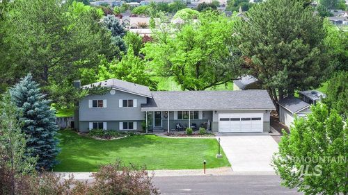 2992 9th Ave E, Twin Falls, ID, 83301-8212 | Card Image