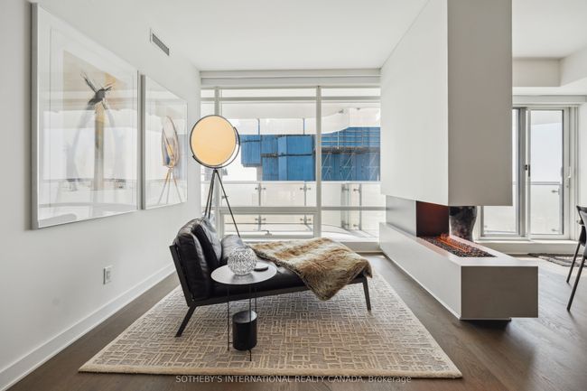 6805 - 1 Bloor St E, Condo with 3 bedrooms, 3 bathrooms and 2 parking in Toronto ON | Image 11
